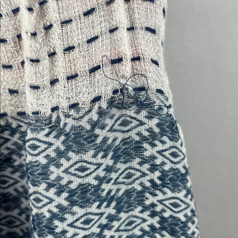LOFT Women's White Blue Textured Infinity Scarf Geometric Pattern Chic Fall Wear